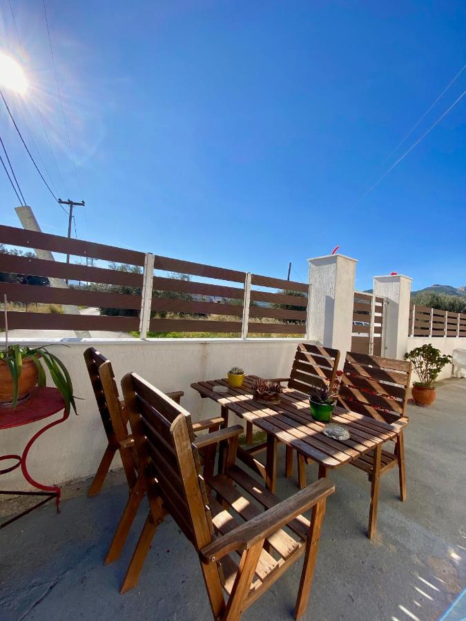 Mpanos Sea Apartment 2 Loutrá Oraías Elénis Eksteriør bilde